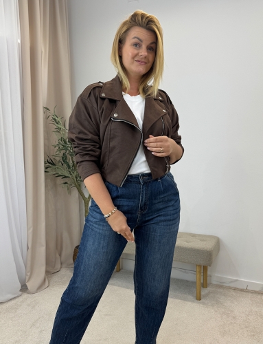 SARAH-CZEK-1.jpg